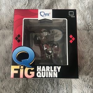 QFig Harley Quinn Vinyl Figure